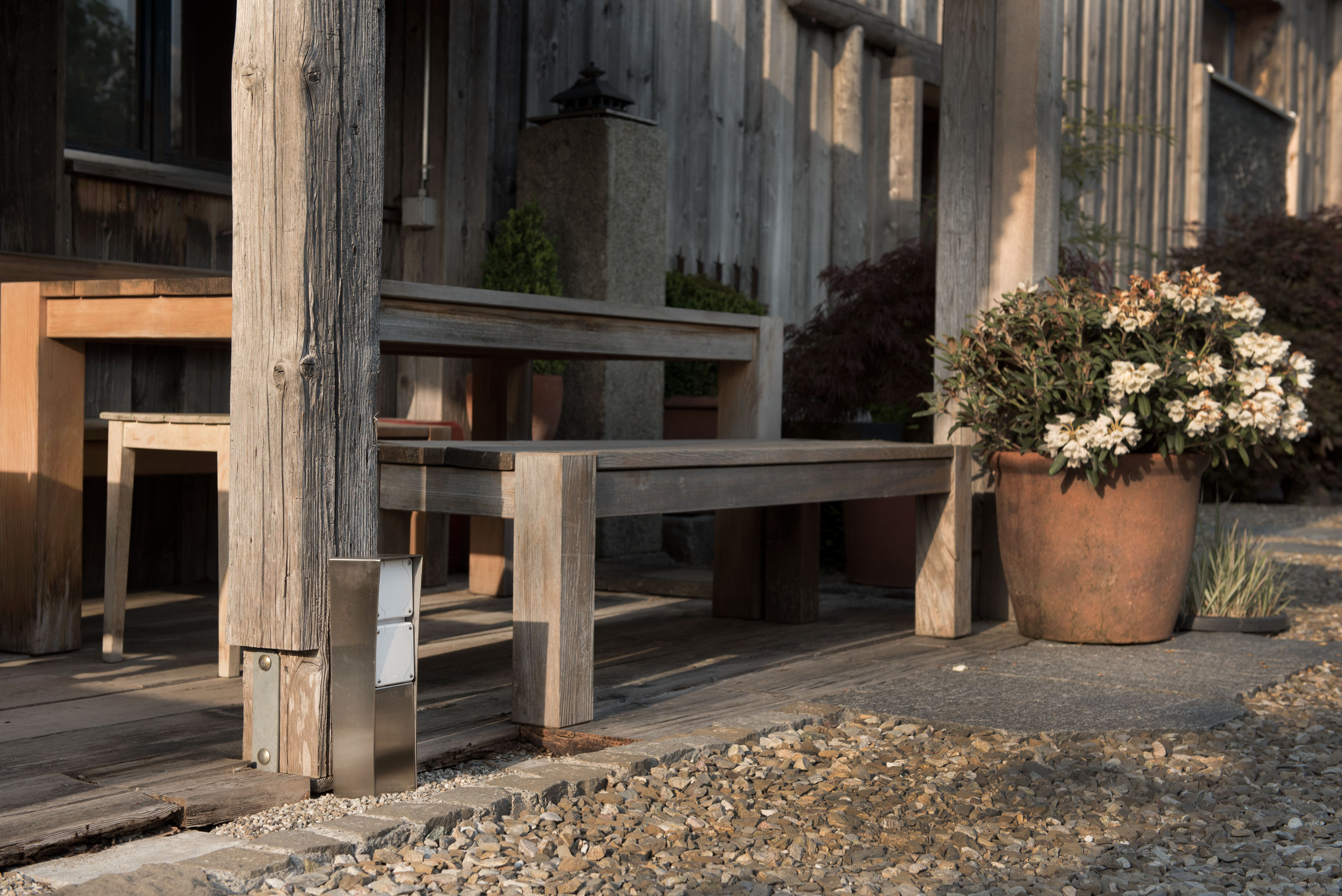 Steckdosensäulen ESOCKET 350, Energeisäule Feller NEVO NAP IP54